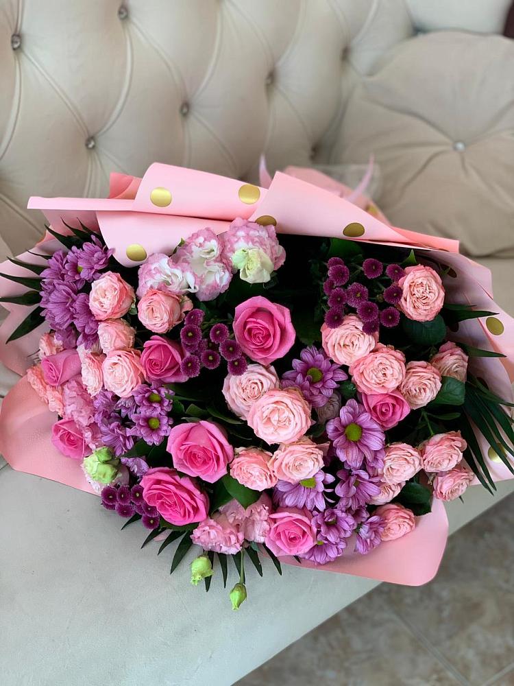 Букет цветов из: Хризантемы, Розы и Лизиантусы в Уват