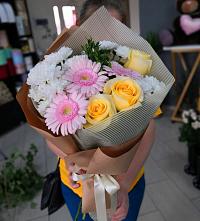 Букет цветов из:  Герберы, Розы и Хризантемы в Уват