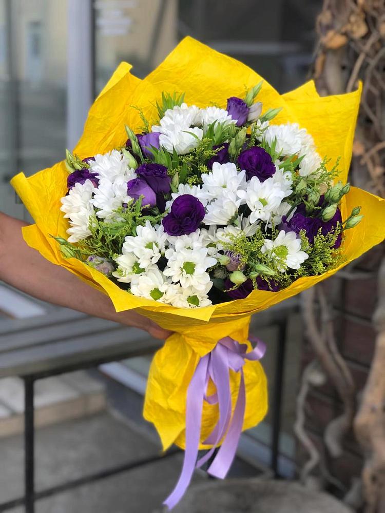 Букет цветов из: Ирисы, Хризантемы и Ромашки в Уват