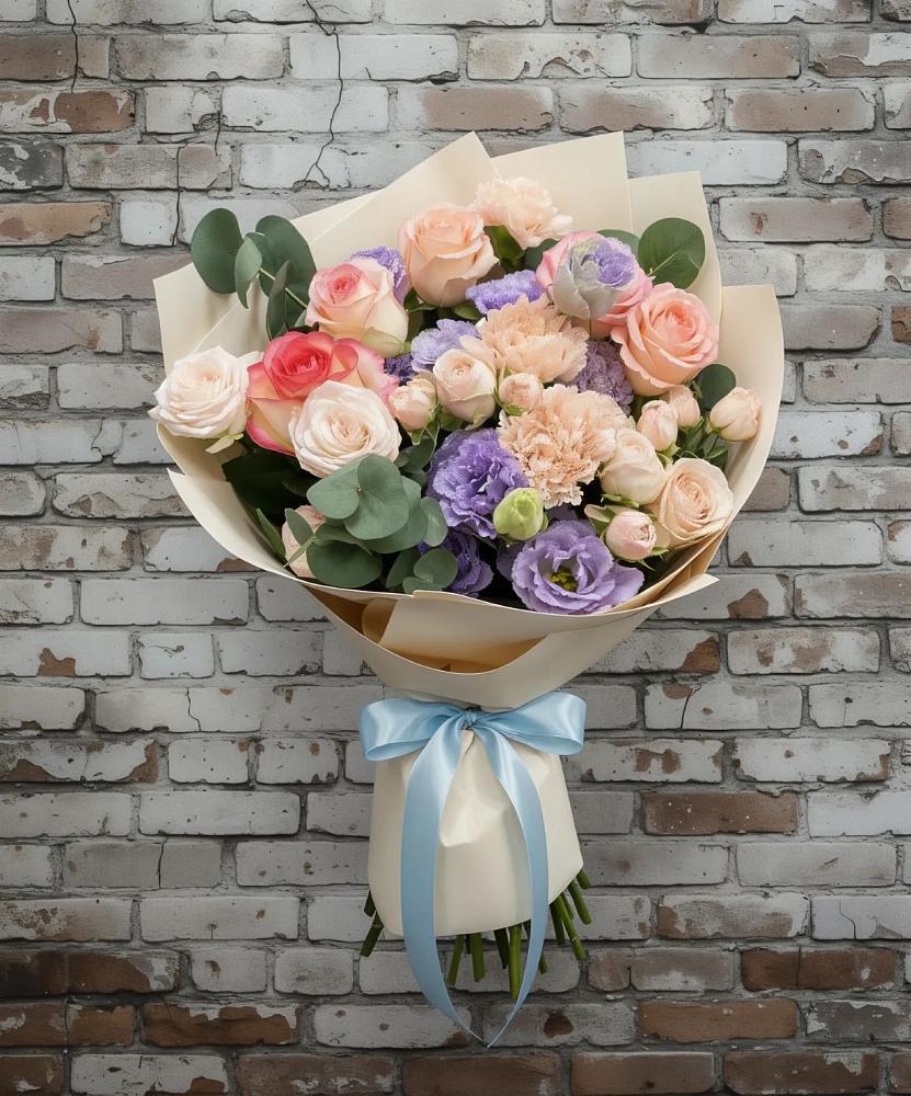 Букет цветов из: Розы, Лизиантусы и Гвоздики в Уват