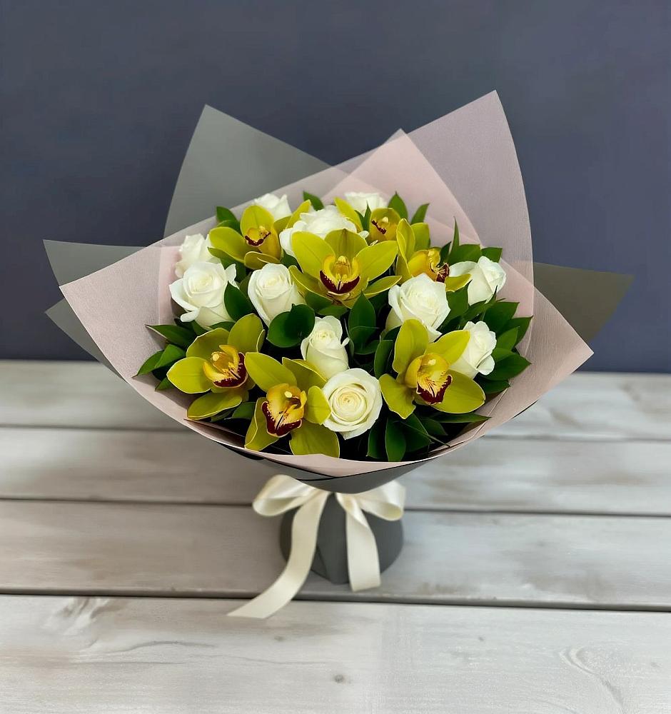 Букет цветов из: Орхидеи и Розы в Уват