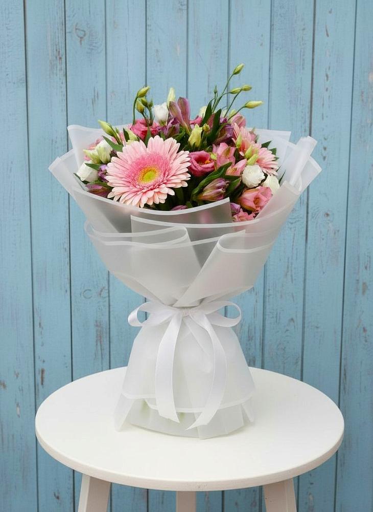 Букет цветов из: Герберы, Альстромерии и Лизиантусы в Уват