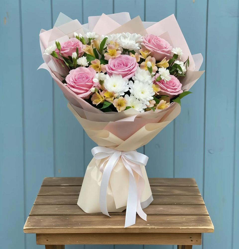 Букет цветов из: Гвоздики, Орхидеи и Розы в Уват