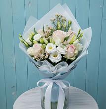 Букет цветов из:  Розы и Лизиантусы в Уват