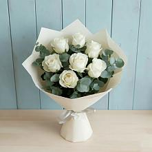 Букет Белые розы в Эвкалипте в Уват