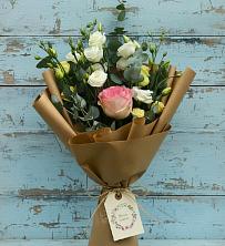 Букет цветов из:  Розы и Лизиантусы в Уват