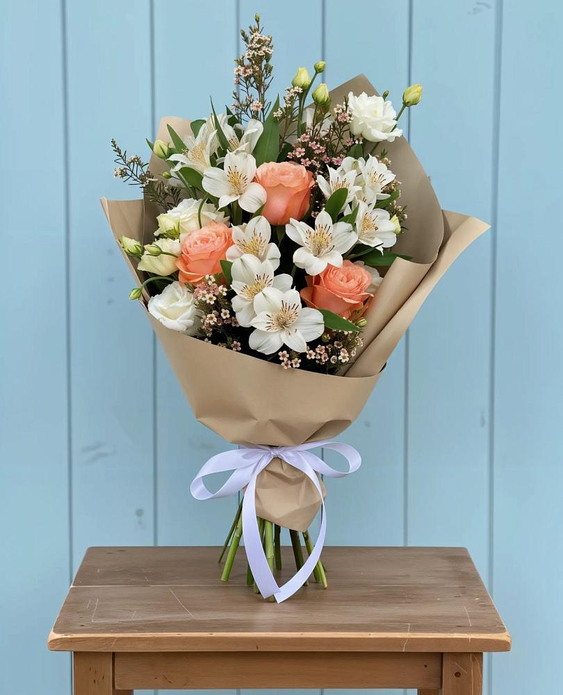 Букет цветов из: Альстромерии, Лизиантусы, Розы и Хризантемы в Уват