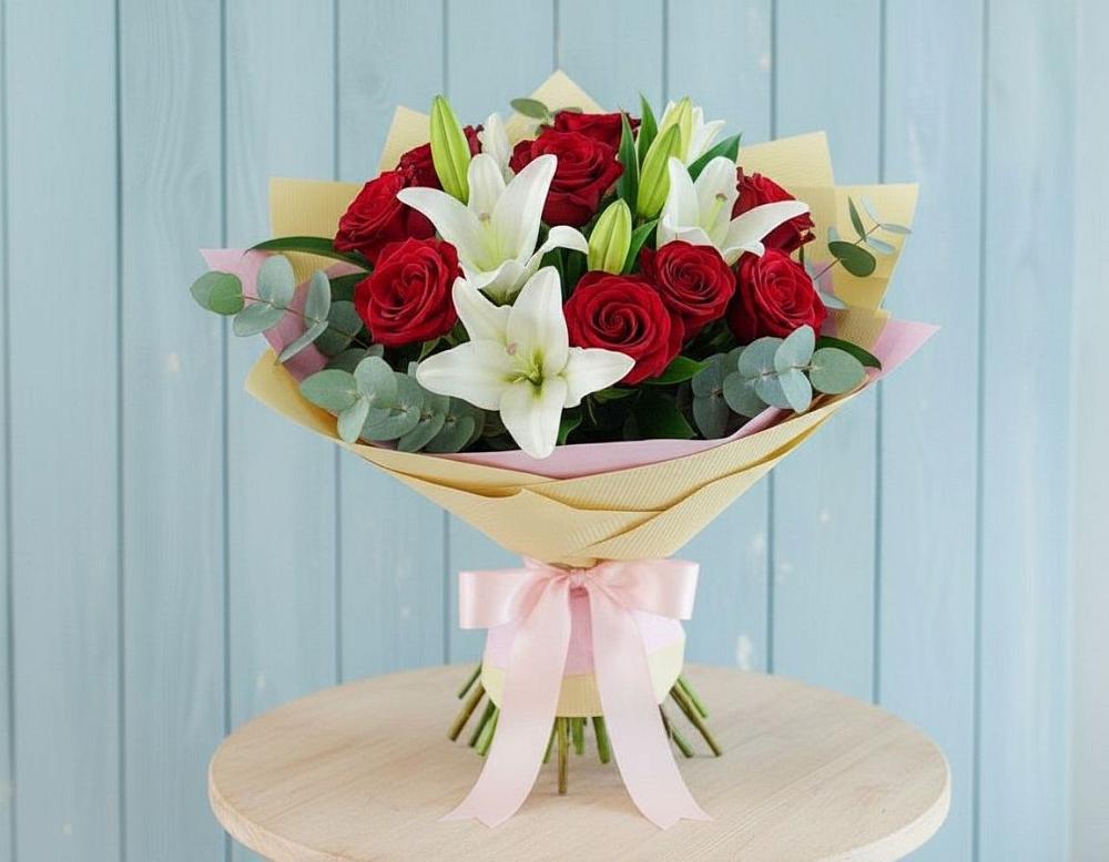 Букет цветов из: Лилии и Розы в Уват